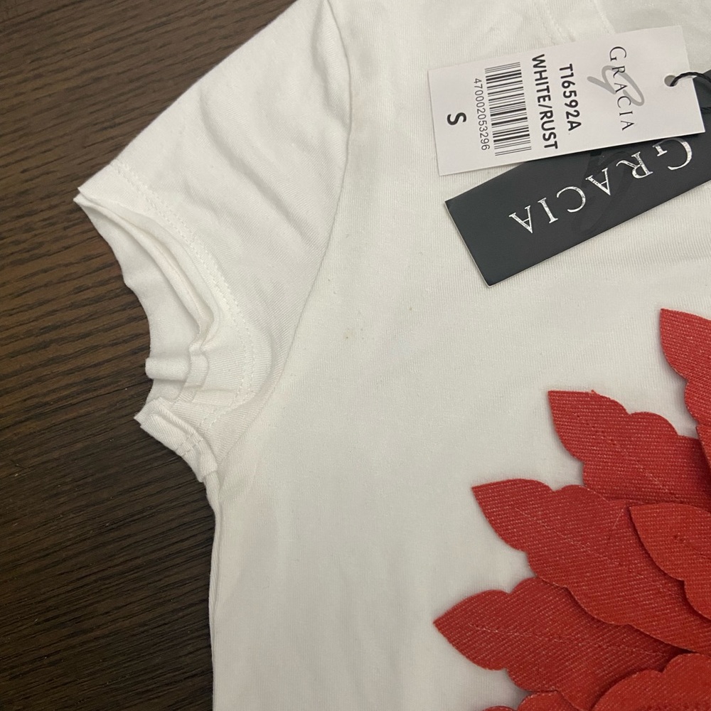 GRACIA Tee / Size: Small / Color: White & Rust - Picture 4 of 6